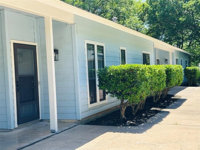 Building Photo - 5504 Montview St