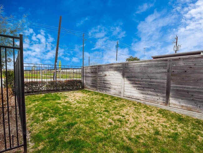 Building Photo - 2703 Eado Edge Ct