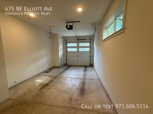 Building Photo - 475 NE Elliott Ave