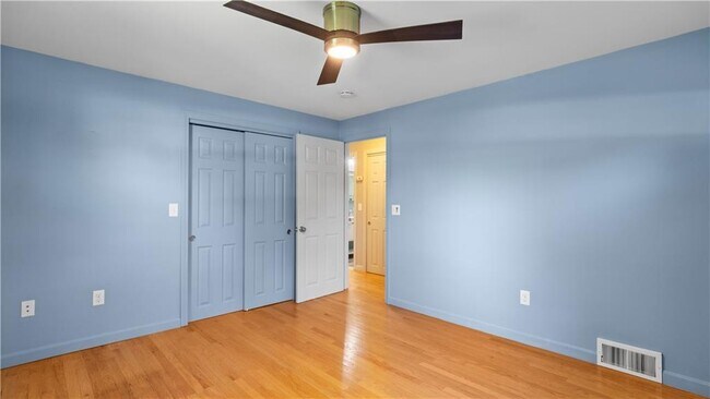 Building Photo - 40 Sachem Rd