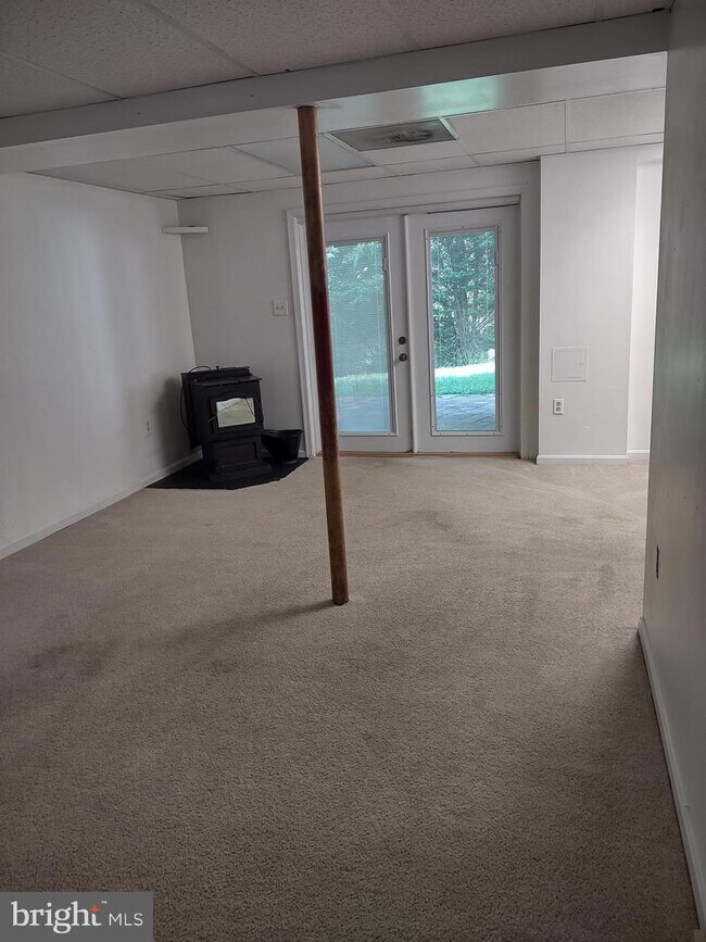 Building Photo - 351 Skyview Dr