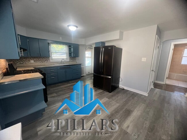 Building Photo - "Charming 3-Bedroom Home with Spacious Lay...