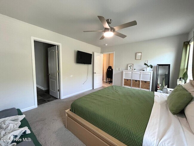 Building Photo - 784 Conductor Ct