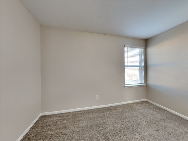 Building Photo - 729 Totem Trail Dr