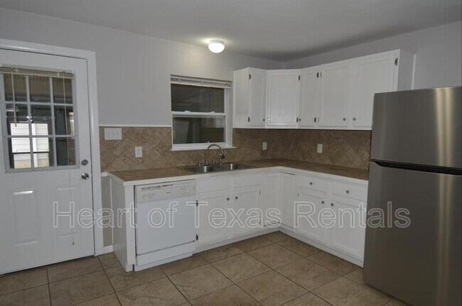 Building Photo - 2021 Travis St