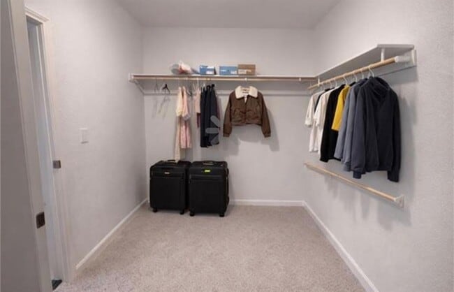 Building Photo - 608 Mais Dr