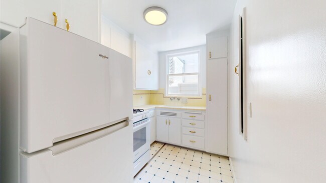 Building Photo - 702 Church St