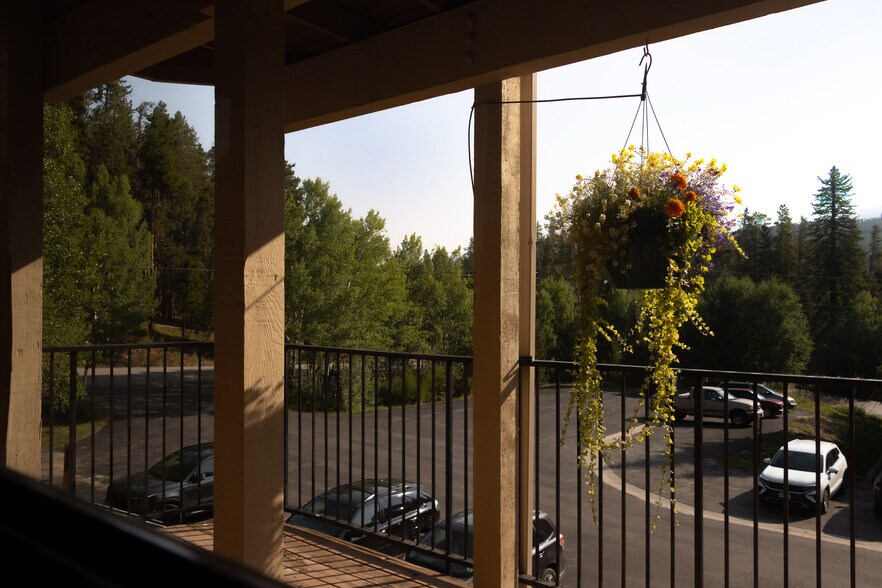 Building Photo - 128 Village Dr