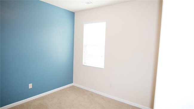 Building Photo - 813 Blue Hill Ln