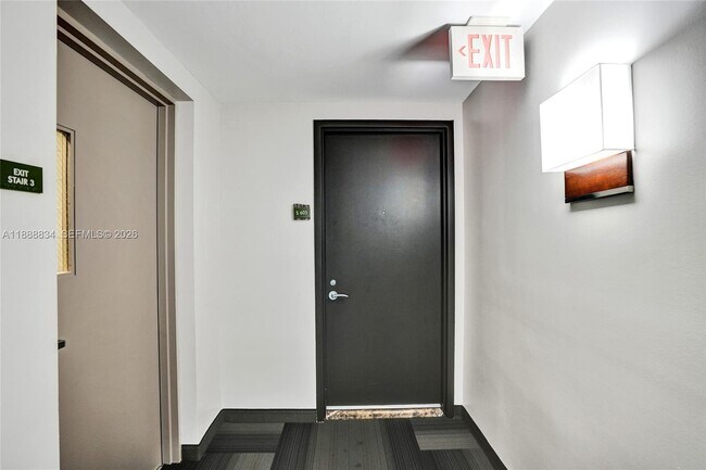 Building Photo - 2681 N Flamingo Rd