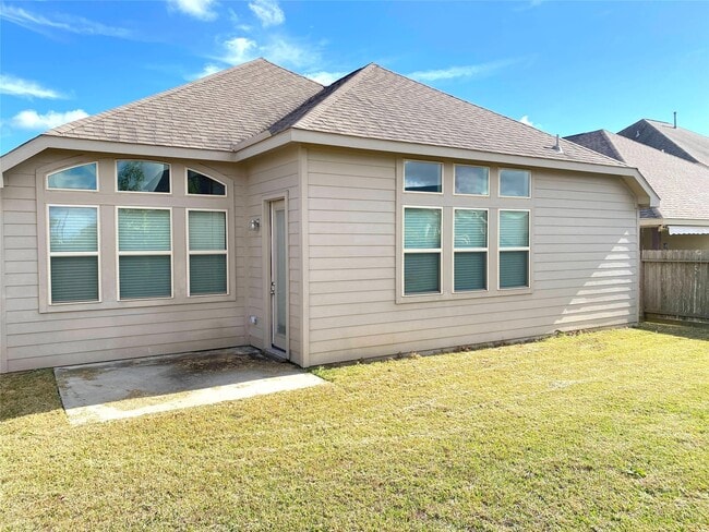 Building Photo - 1610 Nacogdoches Valley Dr