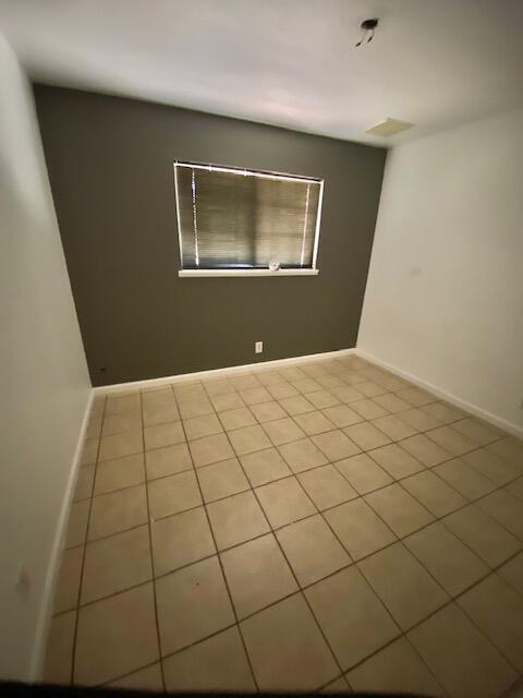 Building Photo - 9406 Montgomery Dr