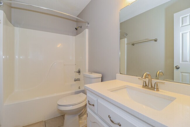 Building Photo - 9920 Averbury Cove