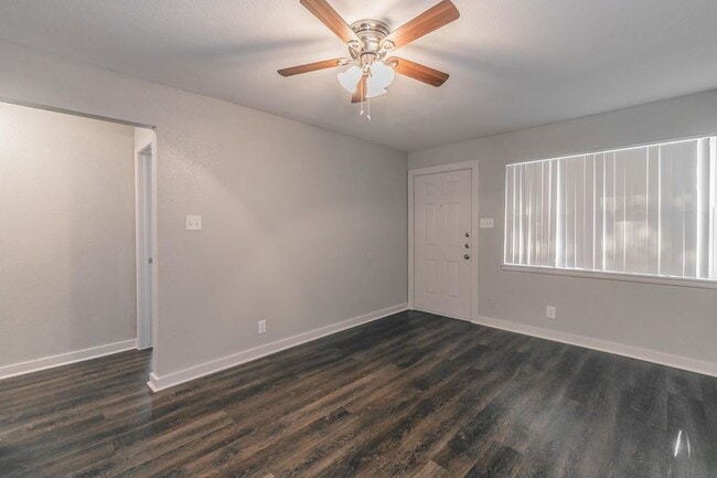 Building Photo - 3515 Selk Ave
