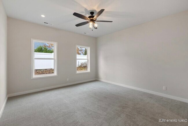 Building Photo - 1520 W Moselle Dr