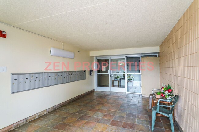 Building Photo - 1 Bdrm 1 Bath 1 Parking at Makiki Hillside