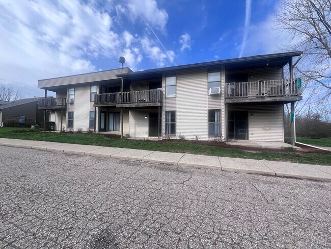 Building Photo - 2 Bed 2 Bathroom Condo in Allendale!