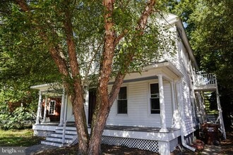 Building Photo - 611 Locust St