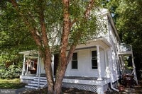 Building Photo - 611 Locust St