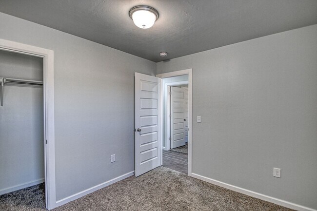 Building Photo - New Construction in Varenna Landing! Storm shelter and lawn care included!