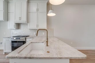 Building Photo - 300 Foch St