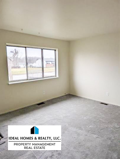 Building Photo - 6168 Hilton Ln