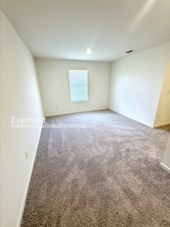 Building Photo - 131 Flowering Cherry St