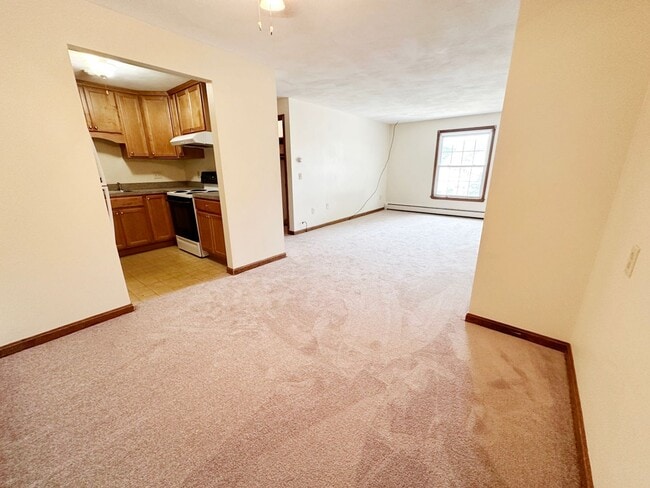 Building Photo - Holden: 2 Bed 1 Bath, Heat & Hot Water Inc...