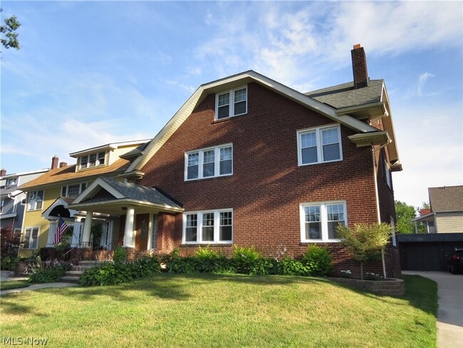 Building Photo - 13513 Clifton Blvd