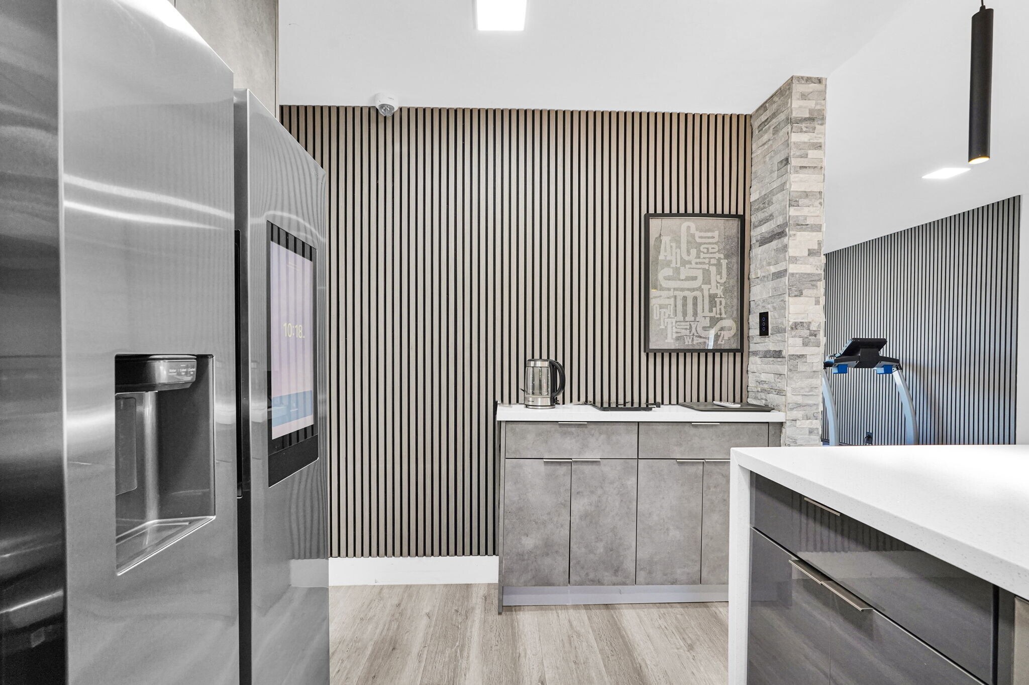 Building Photo - 1420 S 24th Ter