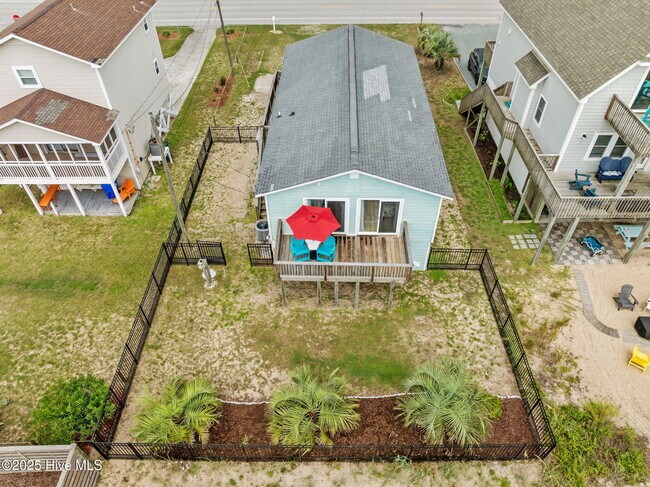 Building Photo - 2660 Island Dr