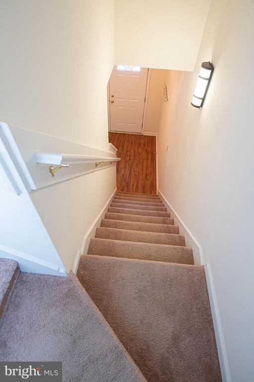 Building Photo - 420 Parkview Ct