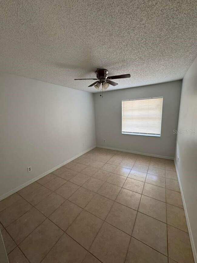 Building Photo - 6913 Longmeade Ln