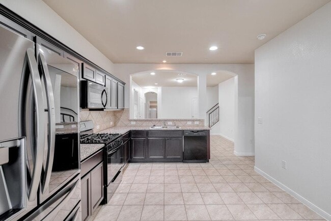 Building Photo - 2880 Donnell Dr