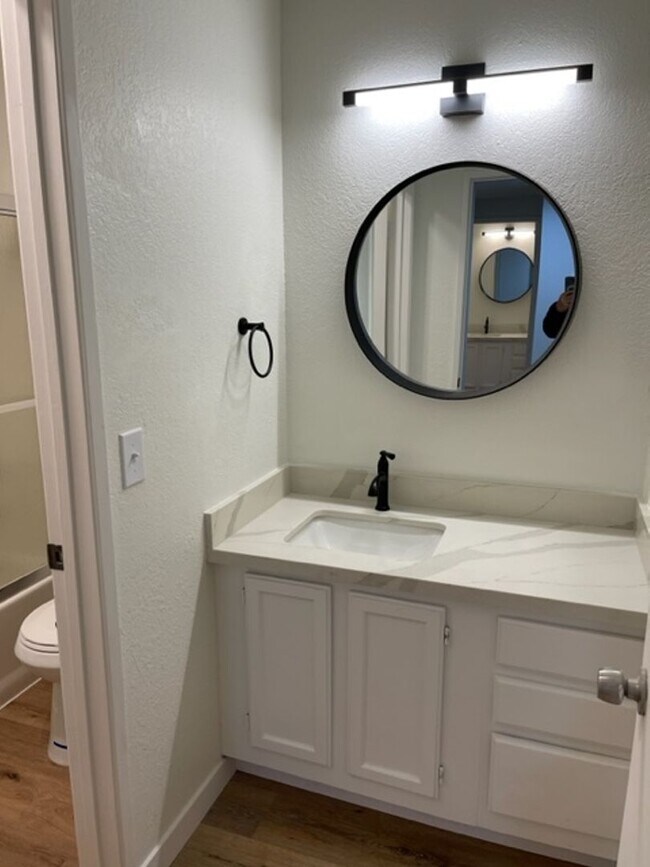 Building Photo - 85 Stenner St