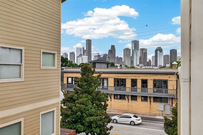 Building Photo - 1510 Crockett St