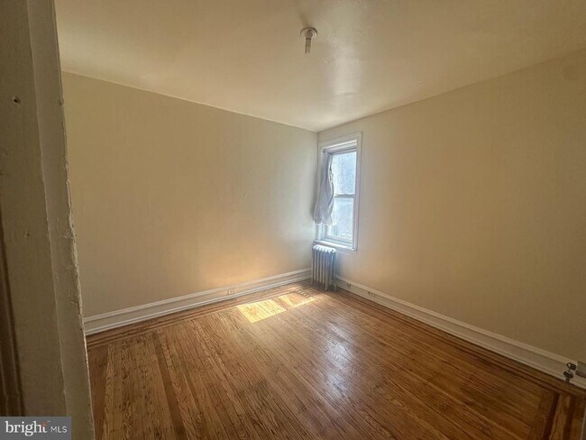 Building Photo - 5628 Warrington Ave