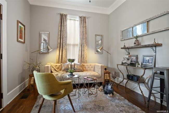 Building Photo - 345 S Washington St