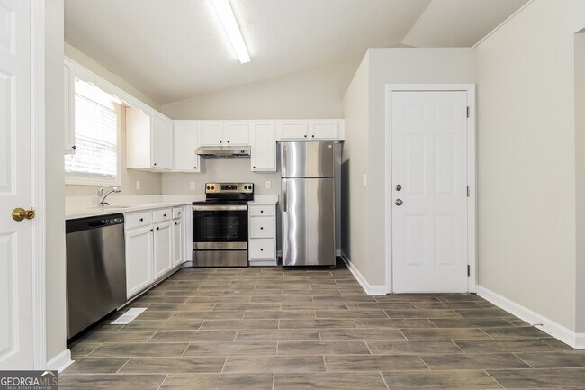 Building Photo - 207 Remington Ct