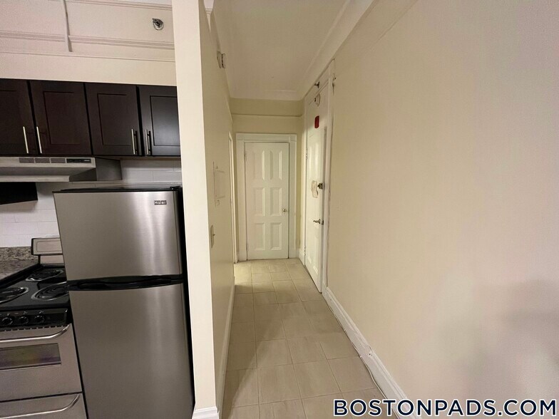 Building Photo - 62 Boylston St