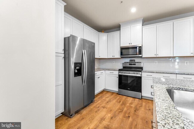 Building Photo - 4520 Reaney Ln