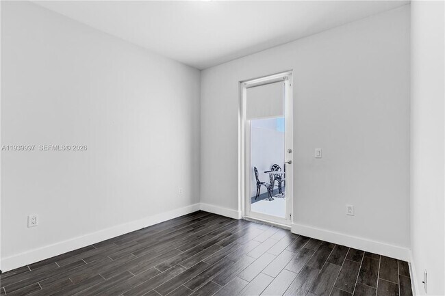 Building Photo - 6410 NW 105th Pl