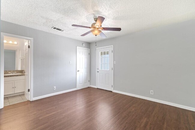 Building Photo - 302 Splitrock
