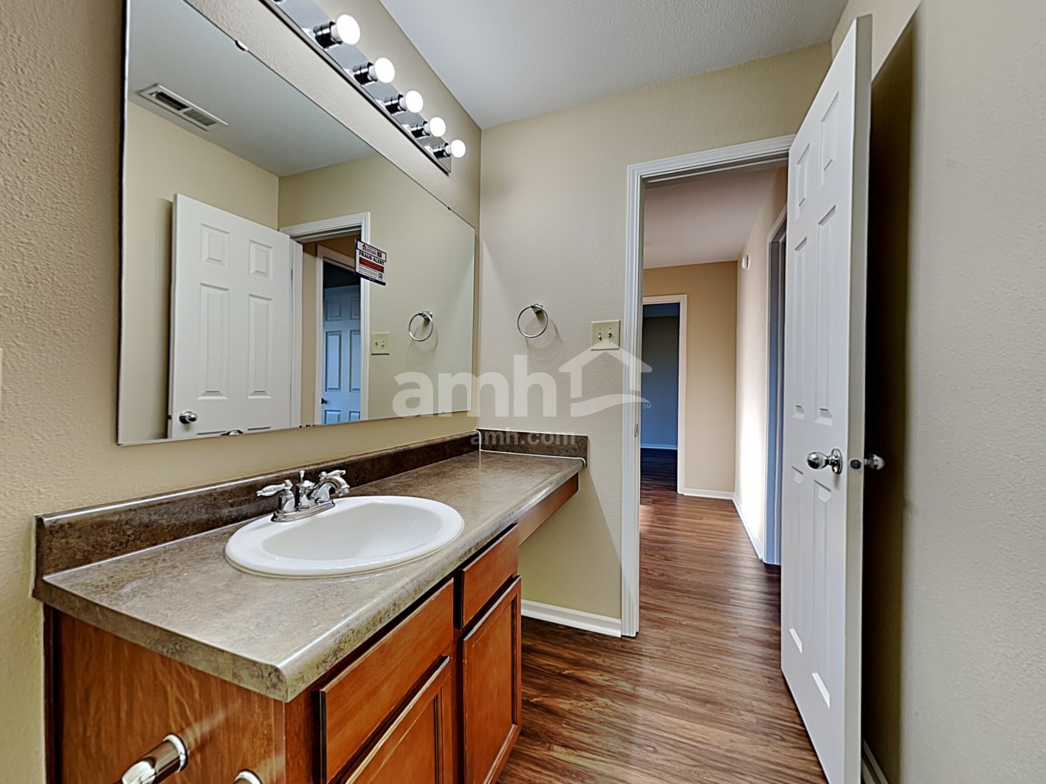 Building Photo - 8243 Retreat Ln