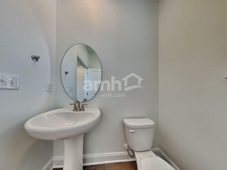 Building Photo - 220 Argea Dr