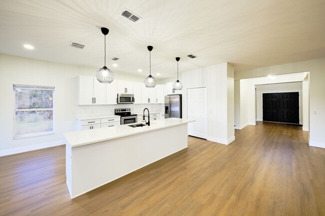 Building Photo - 3600 Harbor Isles Ct