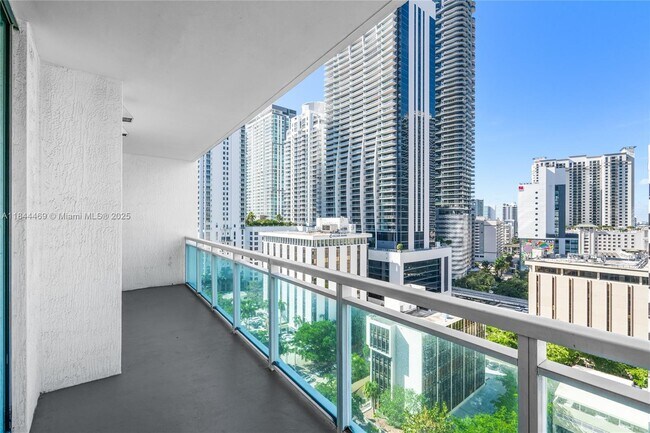 Building Photo - 951 Brickell Ave
