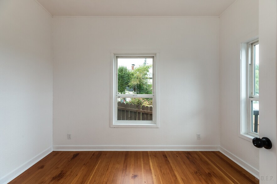 Building Photo - 410 W C St