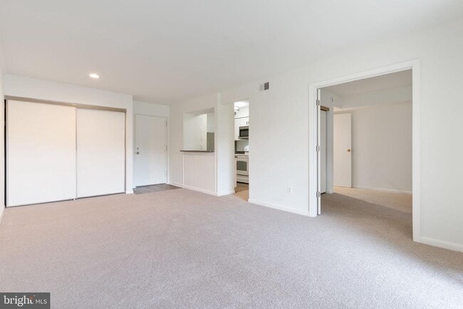 Building Photo - 5766 Rexford Ct