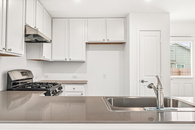 Building Photo - 10119 Ana Hts